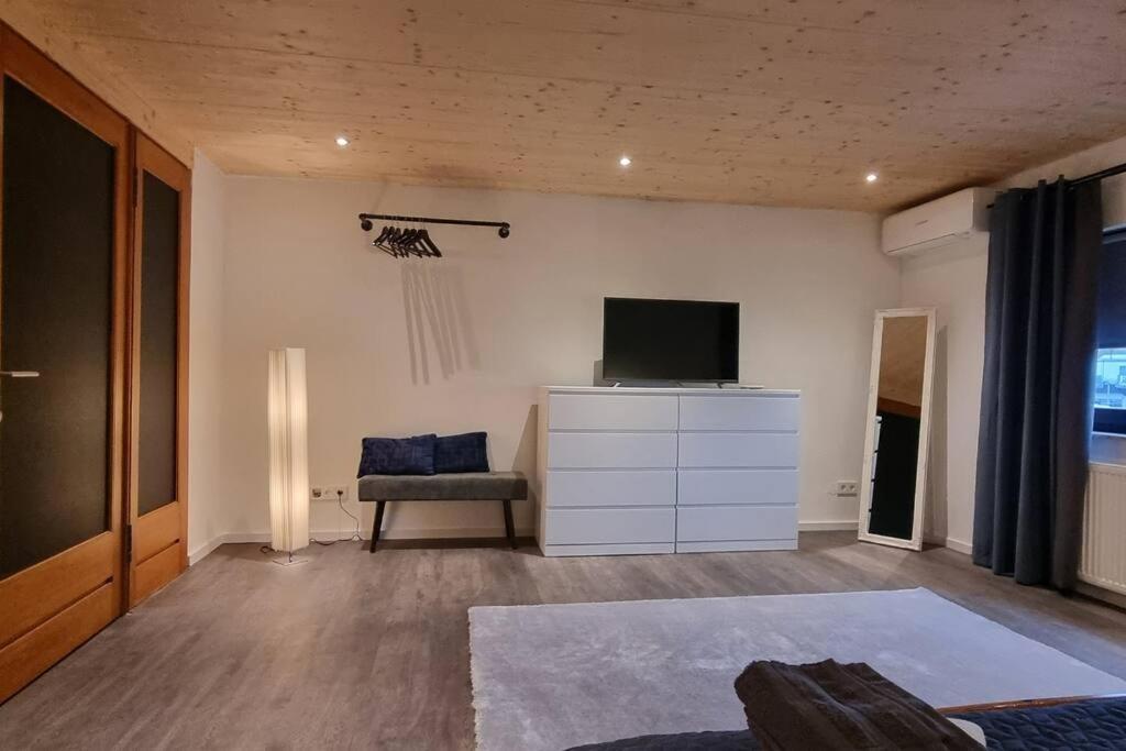 Capa Ferienwohnung Pfalz Neustadt an der Weinstraße Exterior foto